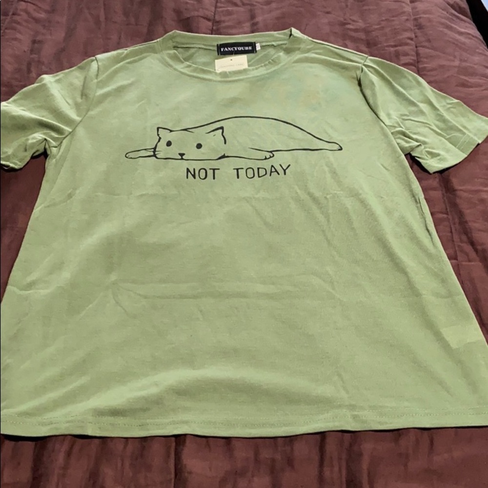 Women’s Pullover Short Sleeve Tee. NWT!